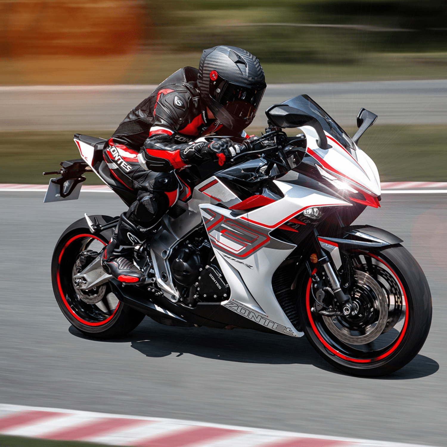 Zontes 703 RR 2025: la nuova sportiva che sta facendo parlare il mercato - BM STORE