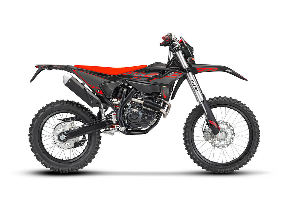 Beta RR 4T 125 T, colore nero, veicolo completo