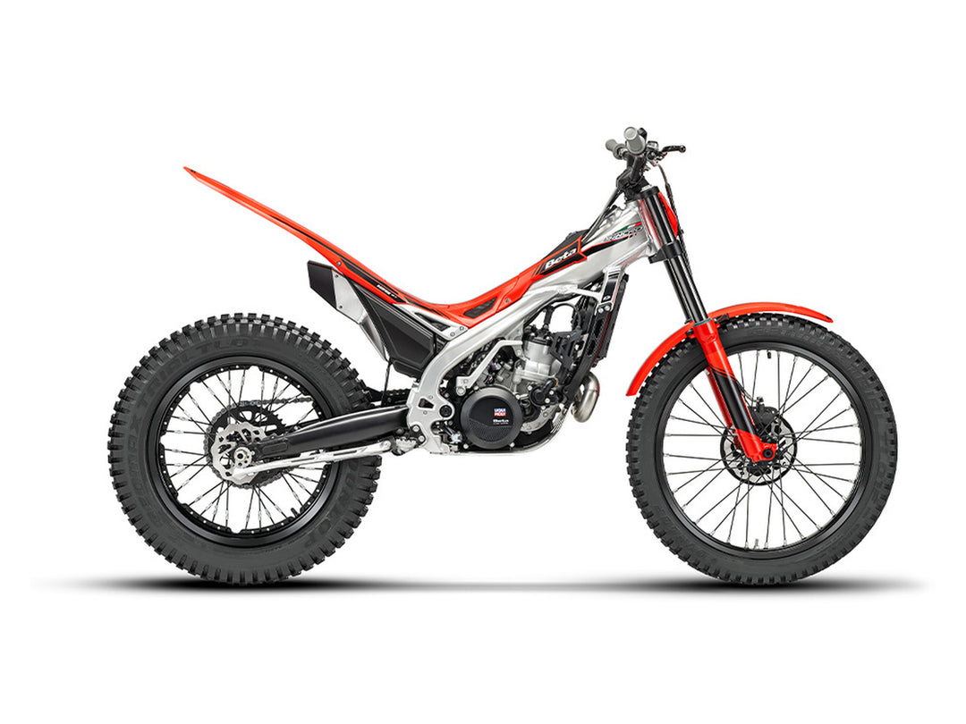 Beta SINCRO 2T 125, colore rosso, veicolo completo